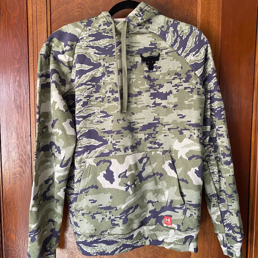 Camo Under Armour Sweatshirt, Size M